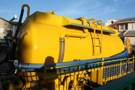 משאית שאיבת ביוב – פתיחת סתימות בעזרת ביובית חירום להזמנה עכשיו!