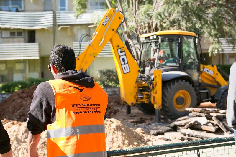 איתור תשתיות