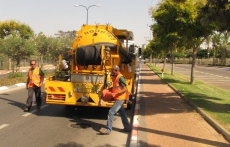 פתיחת סתימות ביוב ושירותי ביובית באזור השרון